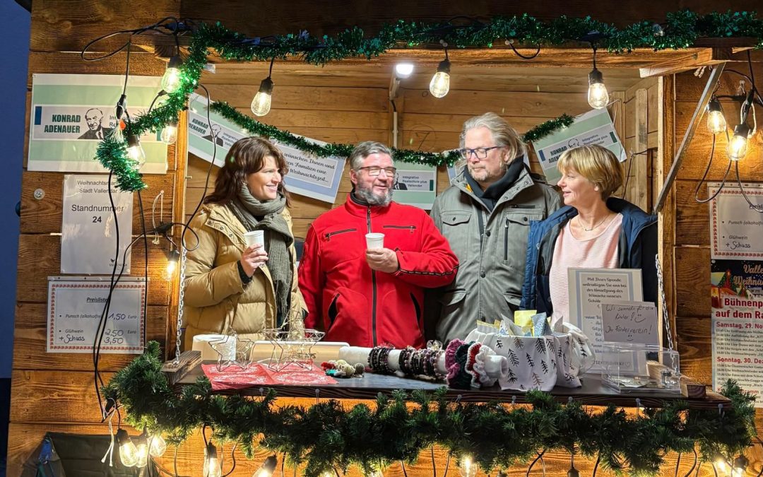 IRSP Konrad Adenauer pr&auml;sentiert sich auf dem Weihnachtsmarkt Vallendar