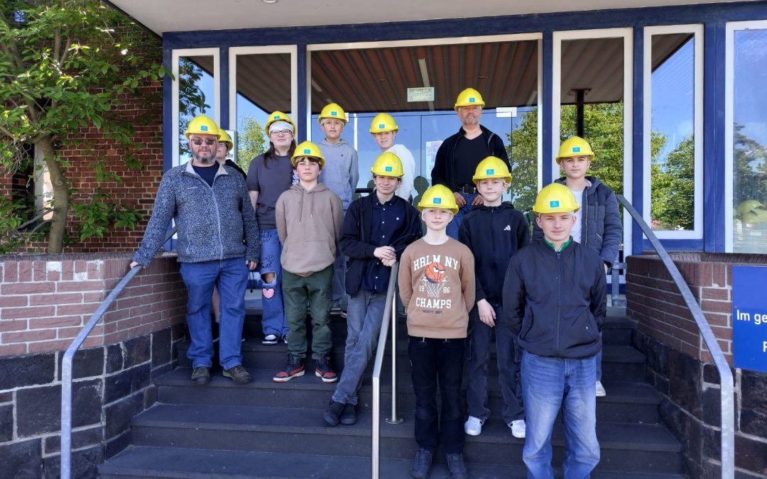 Robotics-Kurs der IRSP Konrad-Adenauer-Schule besucht Rasselstein in Andernach